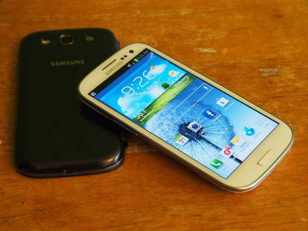 Android 4.1 Jelly Bean for Samsung Galaxy S3 Verizon Leak - White Samsung Galaxy S3 With Android 4.1 Jelly Bean - Droid Views